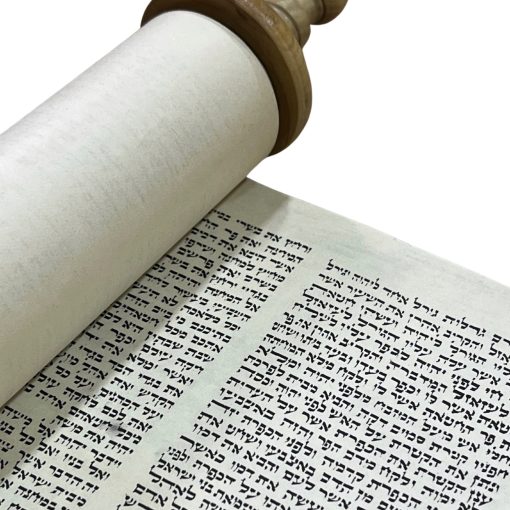 Torá Importada de Israel com Capa e YAD - Imagem 3